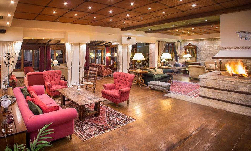 Country Club Hotel & Suites - Μικρό Χωριό, Καρπενήσι