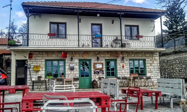 Το Χάνι της Μαριλούς, Μεσοβούνι, Δυτικό Ζαγόρι Το Χάνι της Μαριλούς, Μεσοβούνι, Δυτικό Ζαγόρι