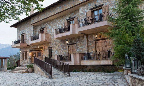 Αρχοντικό Φιαμέγκου, Τρίκαλα Κορινθίας Αρχοντικό Φιαμέγκου, Τρίκαλα Κορινθίας