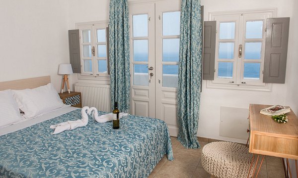 Sunrise Private Villas, Ημεροβίγλι, Σαντορίνη Sunrise Private Villas, Ημεροβίγλι, Σαντορίνη