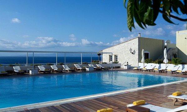 Atrium Hotel, Αγία Παρασκεή, Σκιάθος Atrium Hotel, Αγία Παρασκεή, Σκιάθος