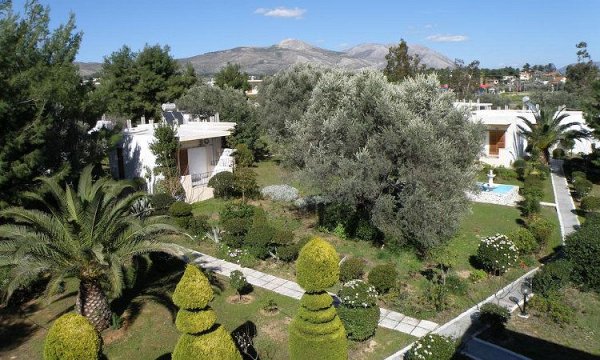 Petit Village, Ερέτρια, Εύβοια Petit Village, Ερέτρια, Εύβοια