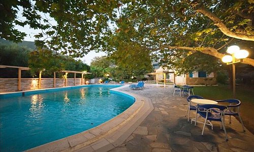 Apollo Beach Hotel, Μαραθιάς, Φωκίδα Apollo Beach Hotel, Μαραθιάς, Φωκίδα